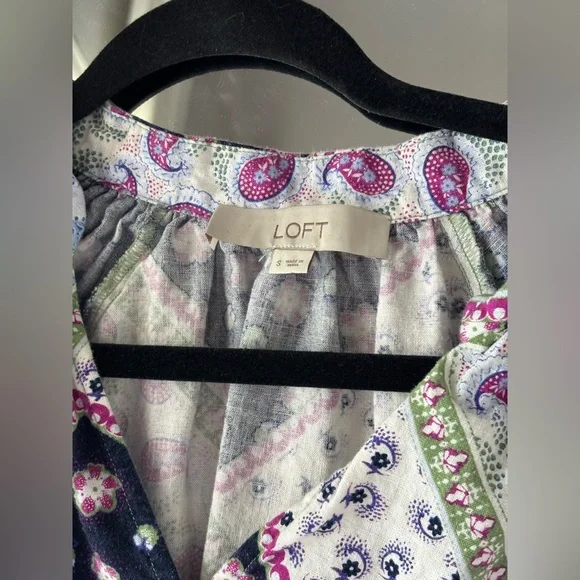 LOFT Linen Blend V-Neck Top - Picture 4 of 6